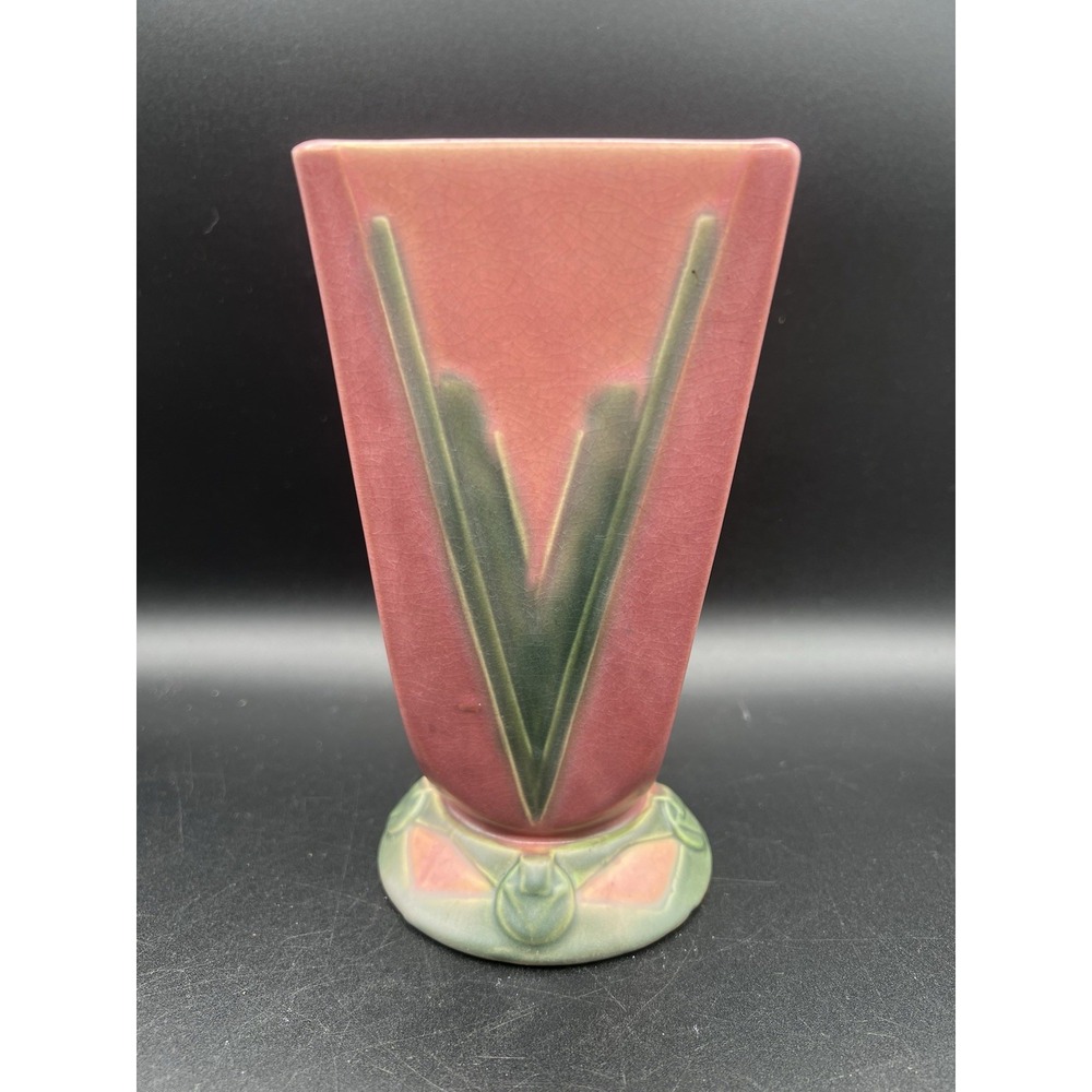 Antique 1920's ROSEVILLE FUTURA PINK GREEN ART DECO POTTERY VICTORY VEE VASE